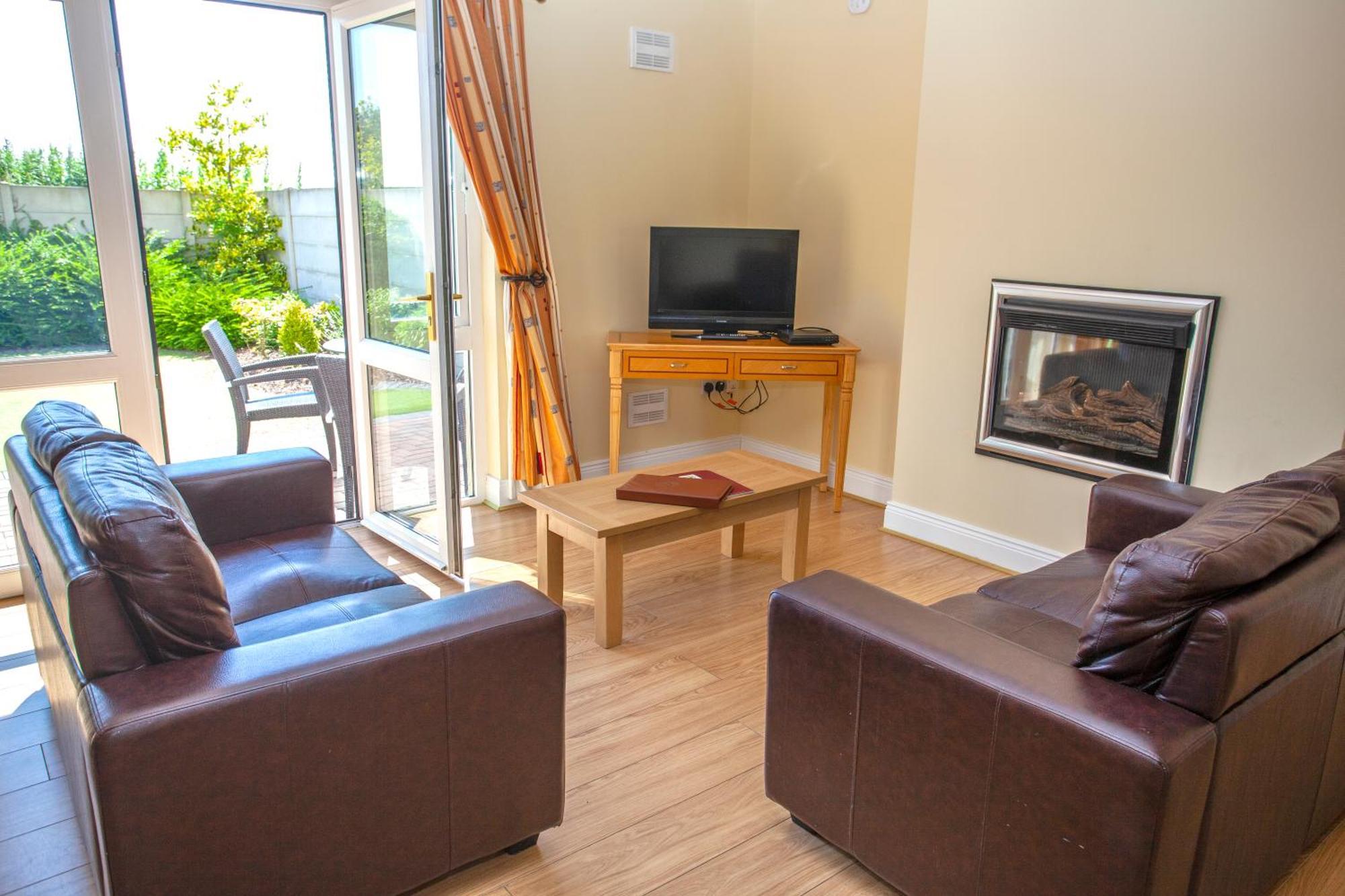 Knightsbrook Hotel Courtyard Accommodation Trim Exteriör bild