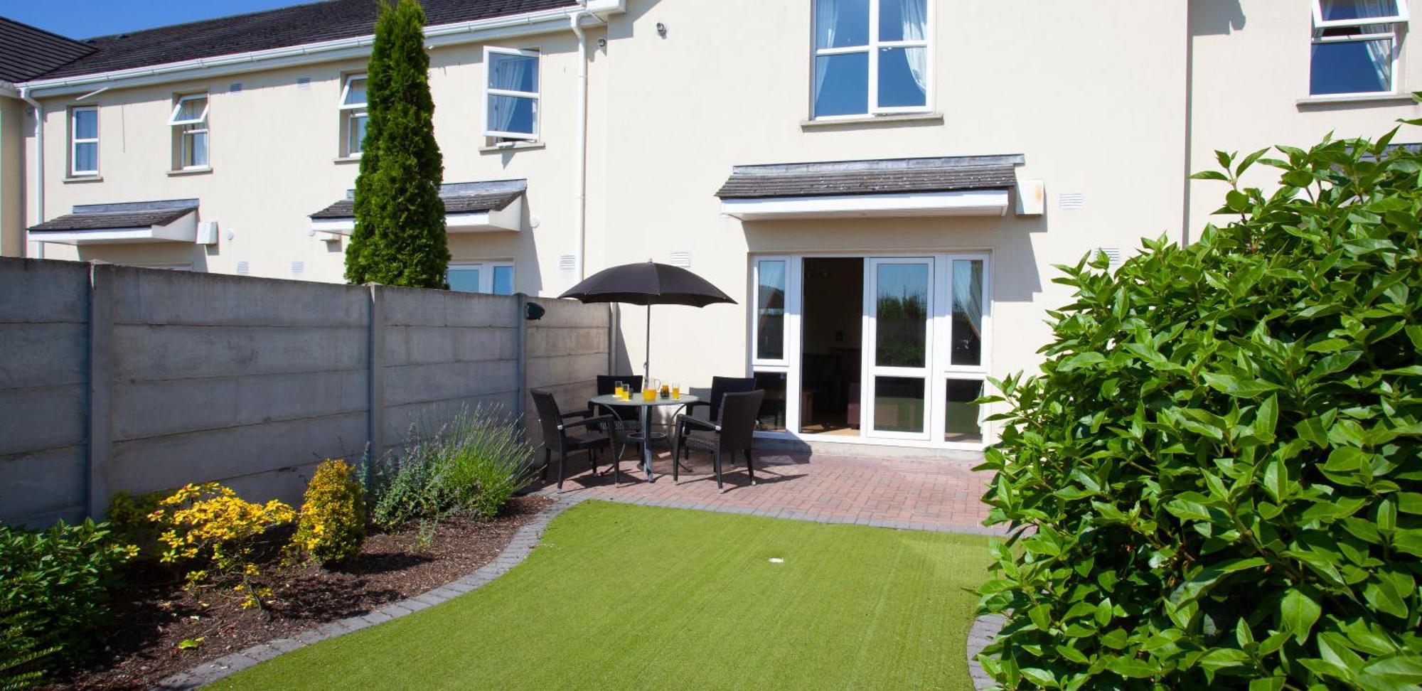 Knightsbrook Hotel Courtyard Accommodation Trim Exteriör bild