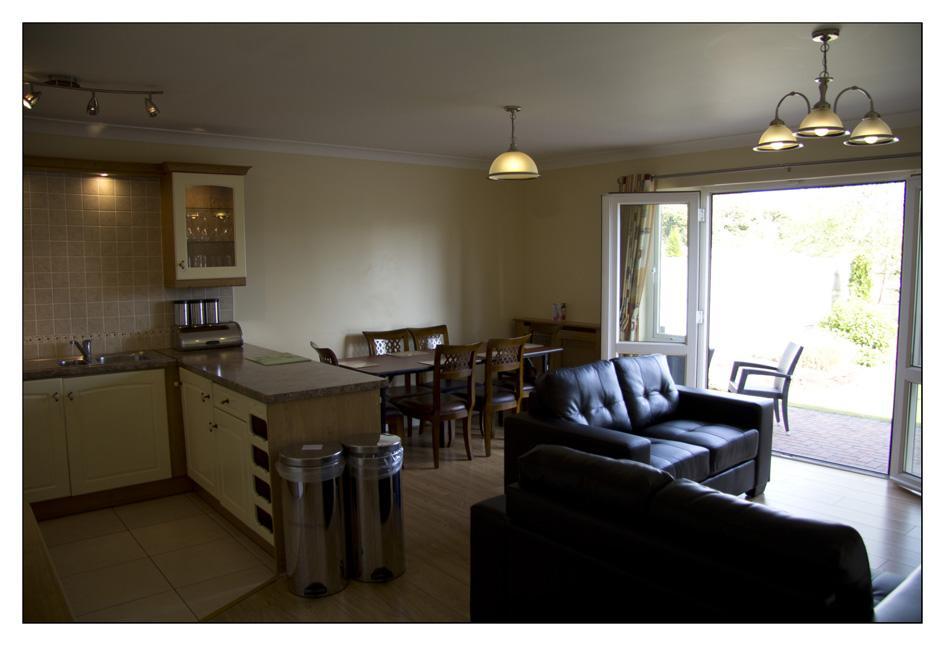 Knightsbrook Hotel Courtyard Accommodation Trim Exteriör bild
