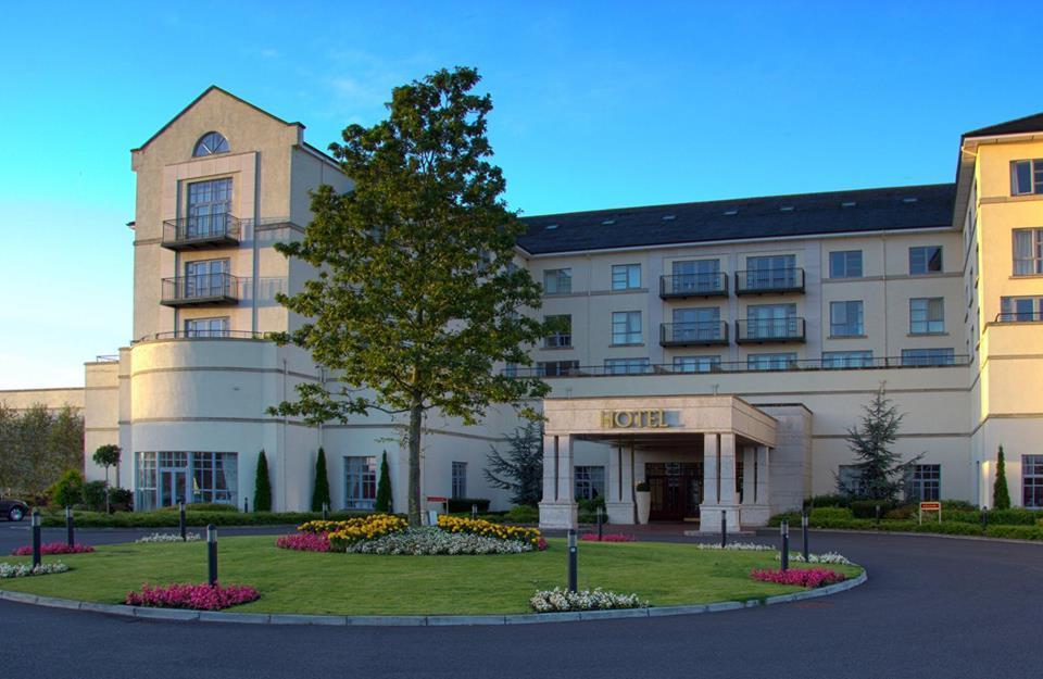 Knightsbrook Hotel Courtyard Accommodation Trim Exteriör bild