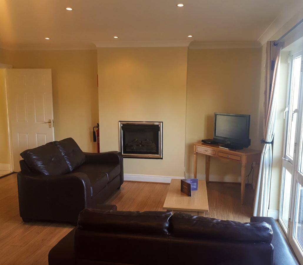 Knightsbrook Hotel Courtyard Accommodation Trim Exteriör bild